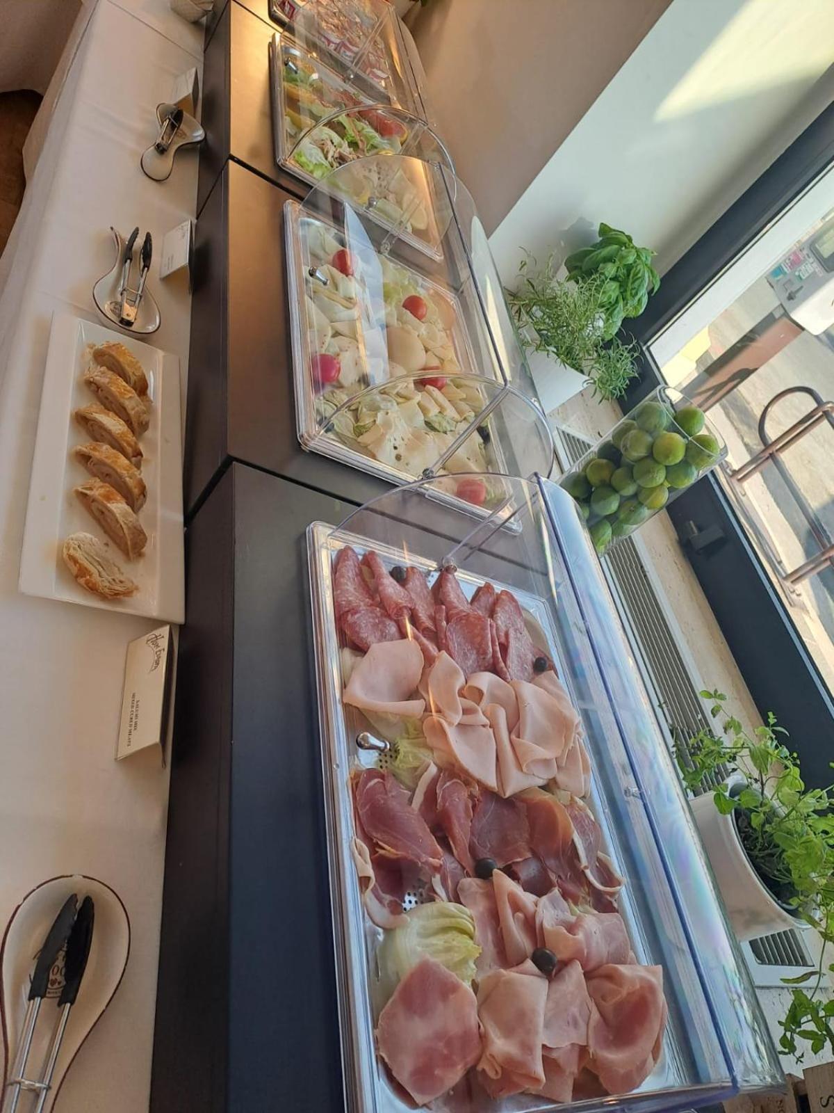 Hotel Europa Таранто Экстерьер фото
