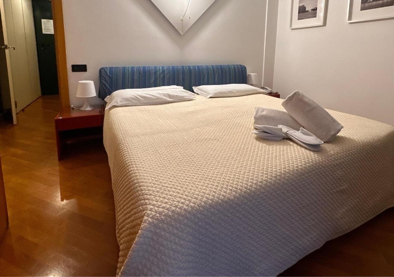 Hotel Europa Таранто Экстерьер фото